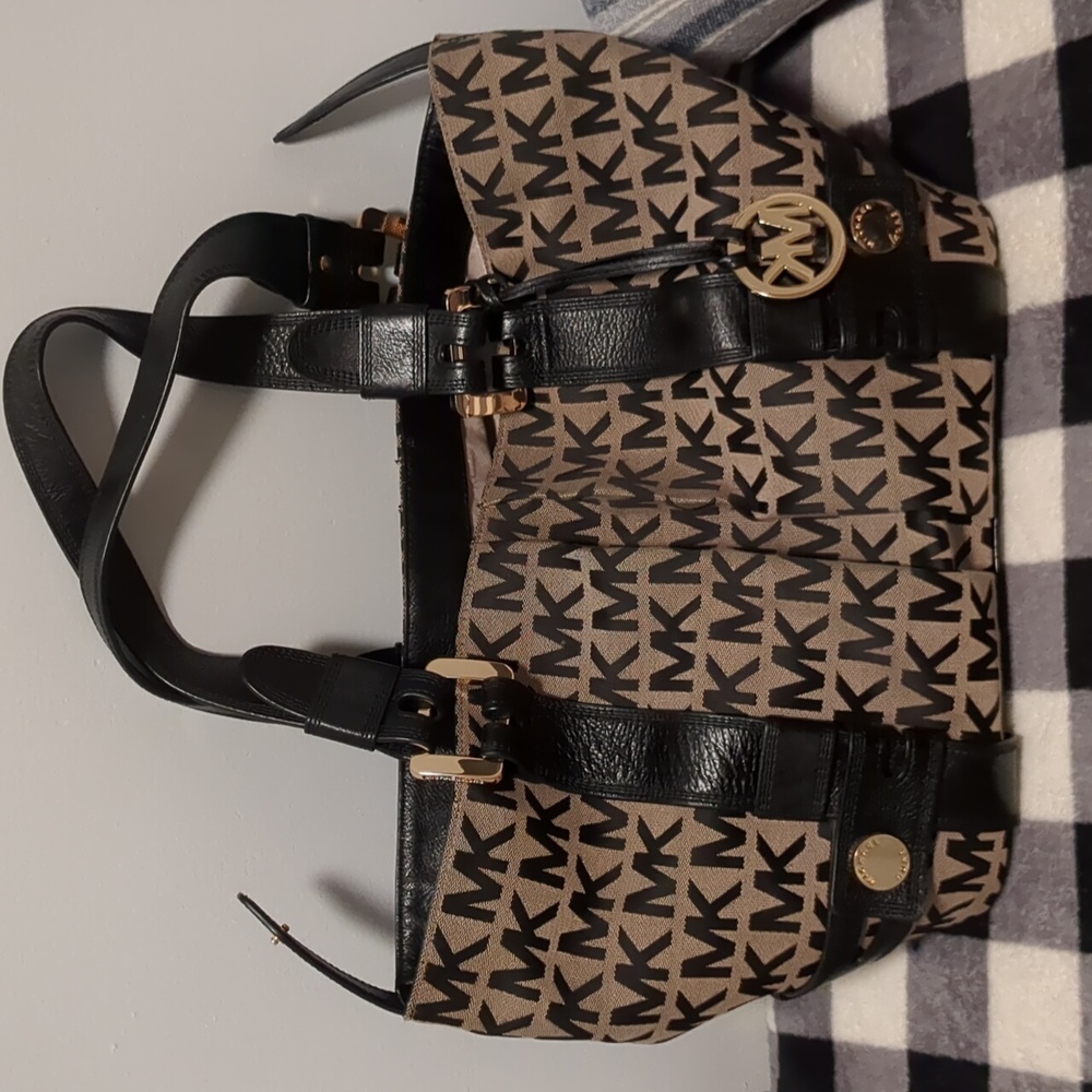 Michael kors purse